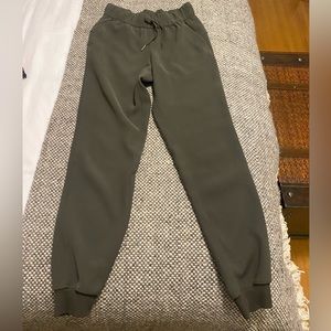 Lululemon joggers size 2